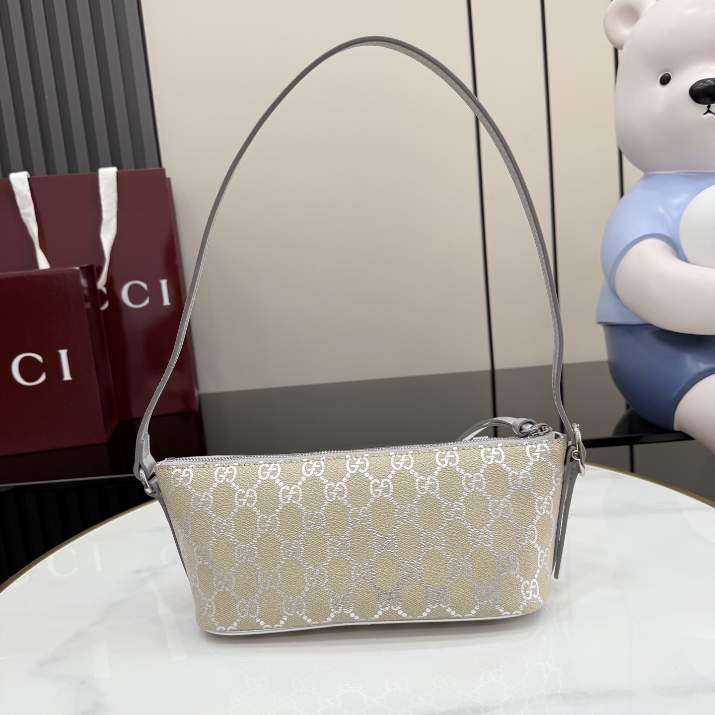 GG Emblem Small Shoulder Bag-22*10.5*9CM
