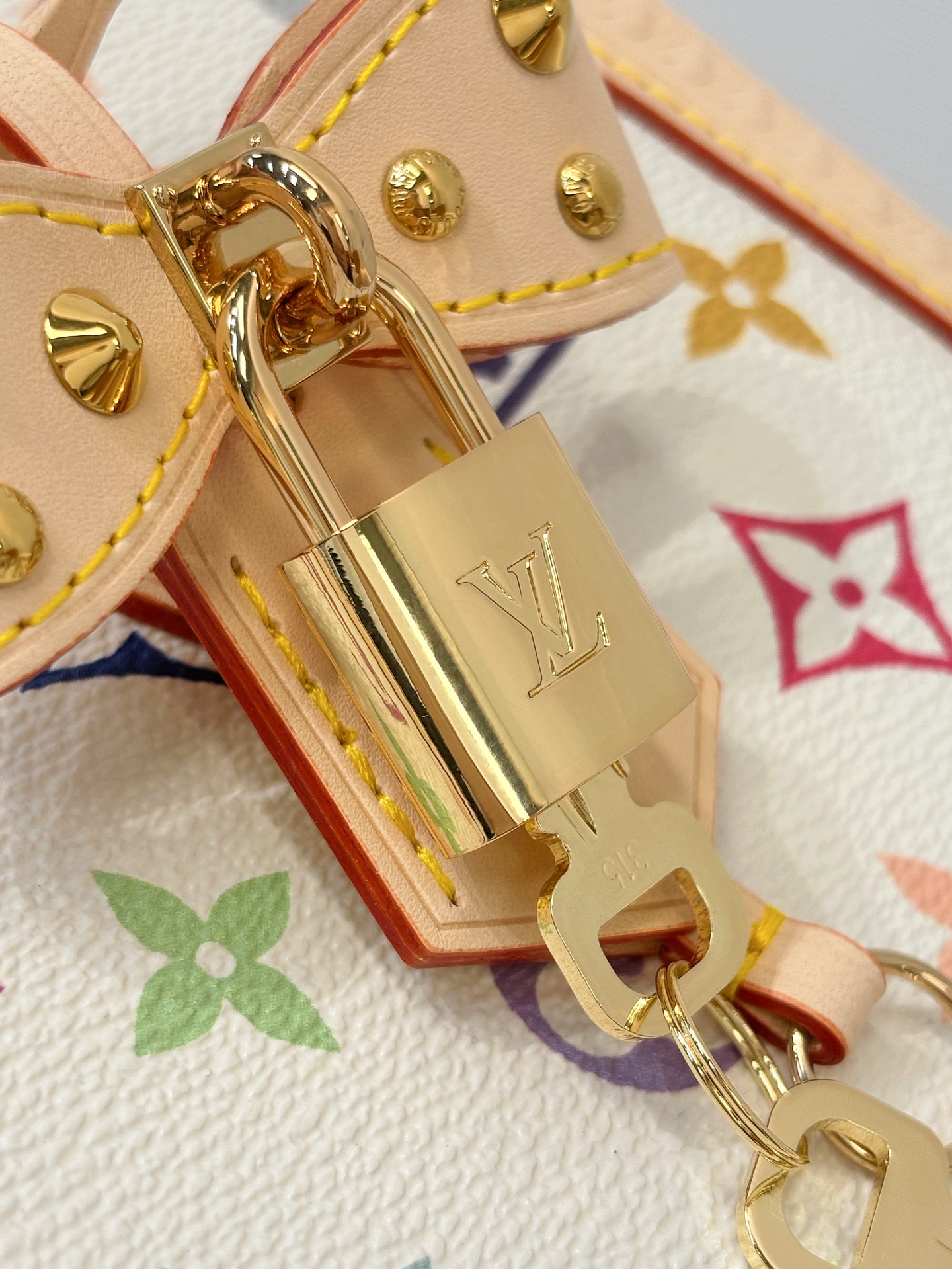LV x TM Onthego PM Other Monogram Canvas-19 x 11.5 x 25CM