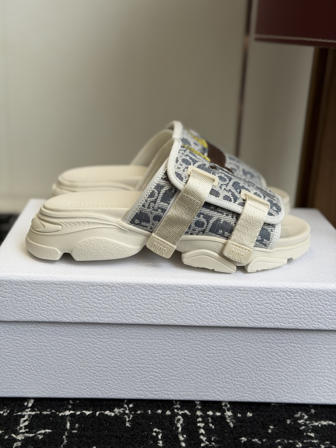 Diro Sandals