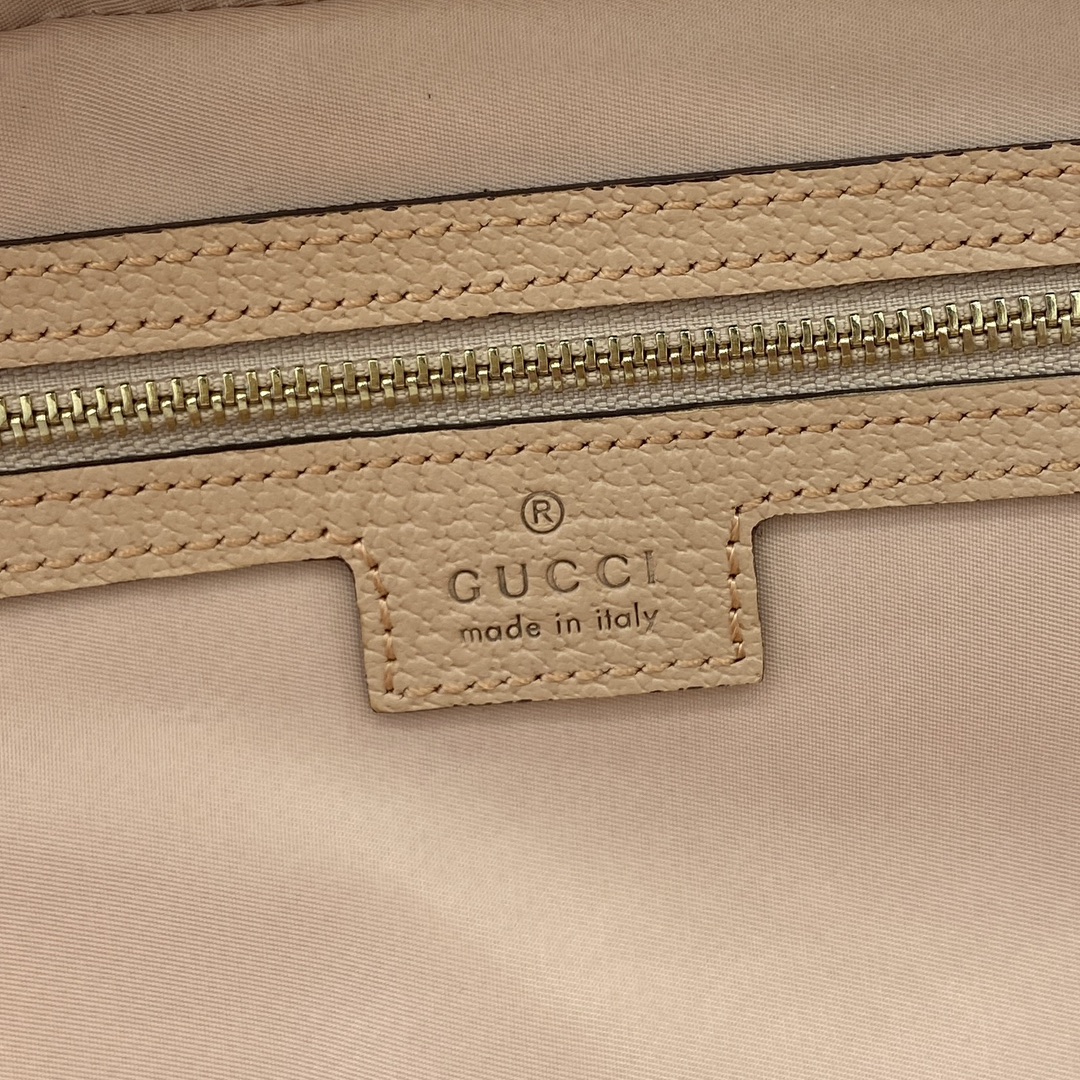 Gvc*1 Savoy Medium Beauty Case -25*17.5*15CM