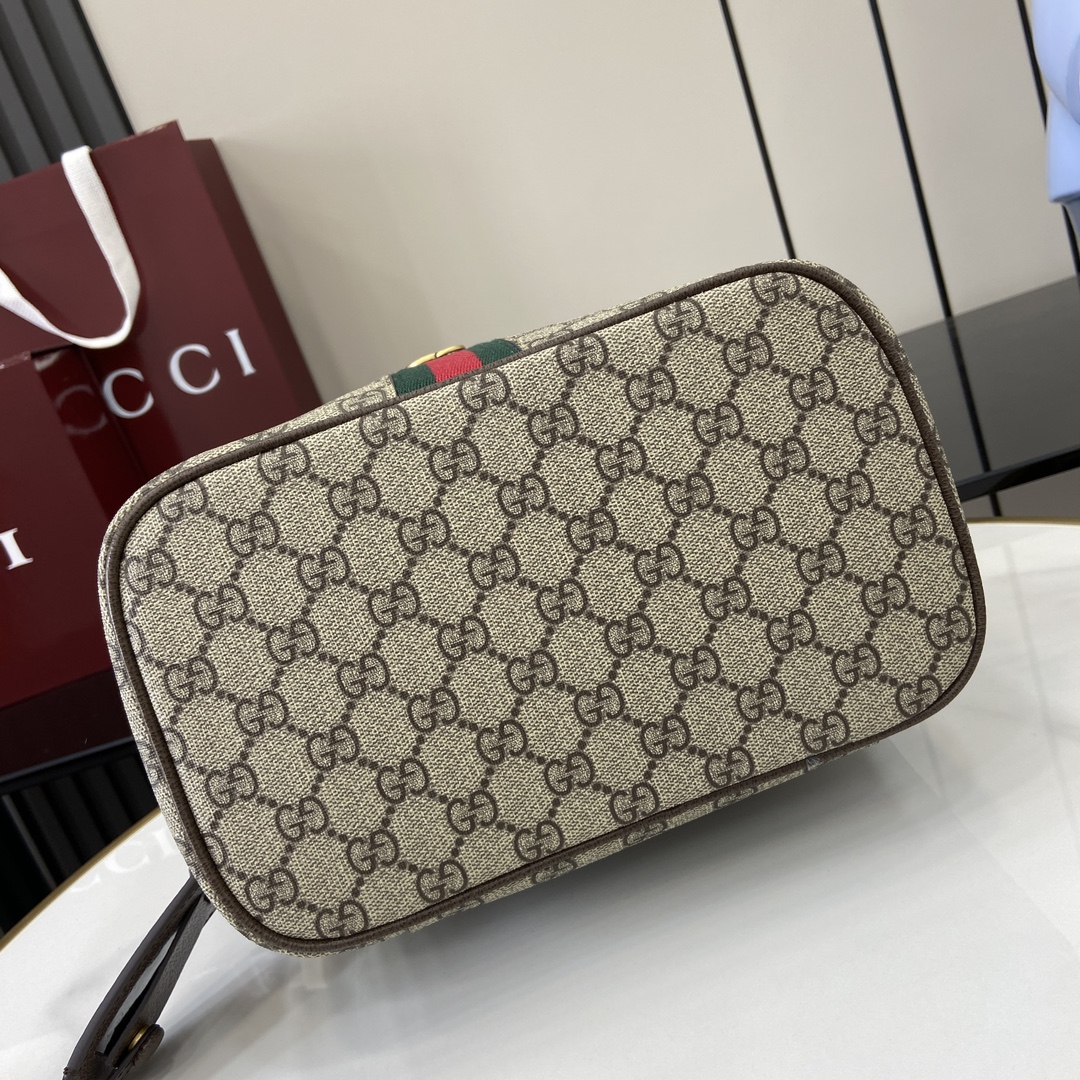 Gvc*1 Savoy Medium Beauty Case -25*17.5*15CM