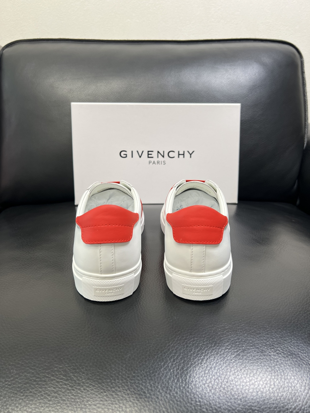Gienvchy Sneakers