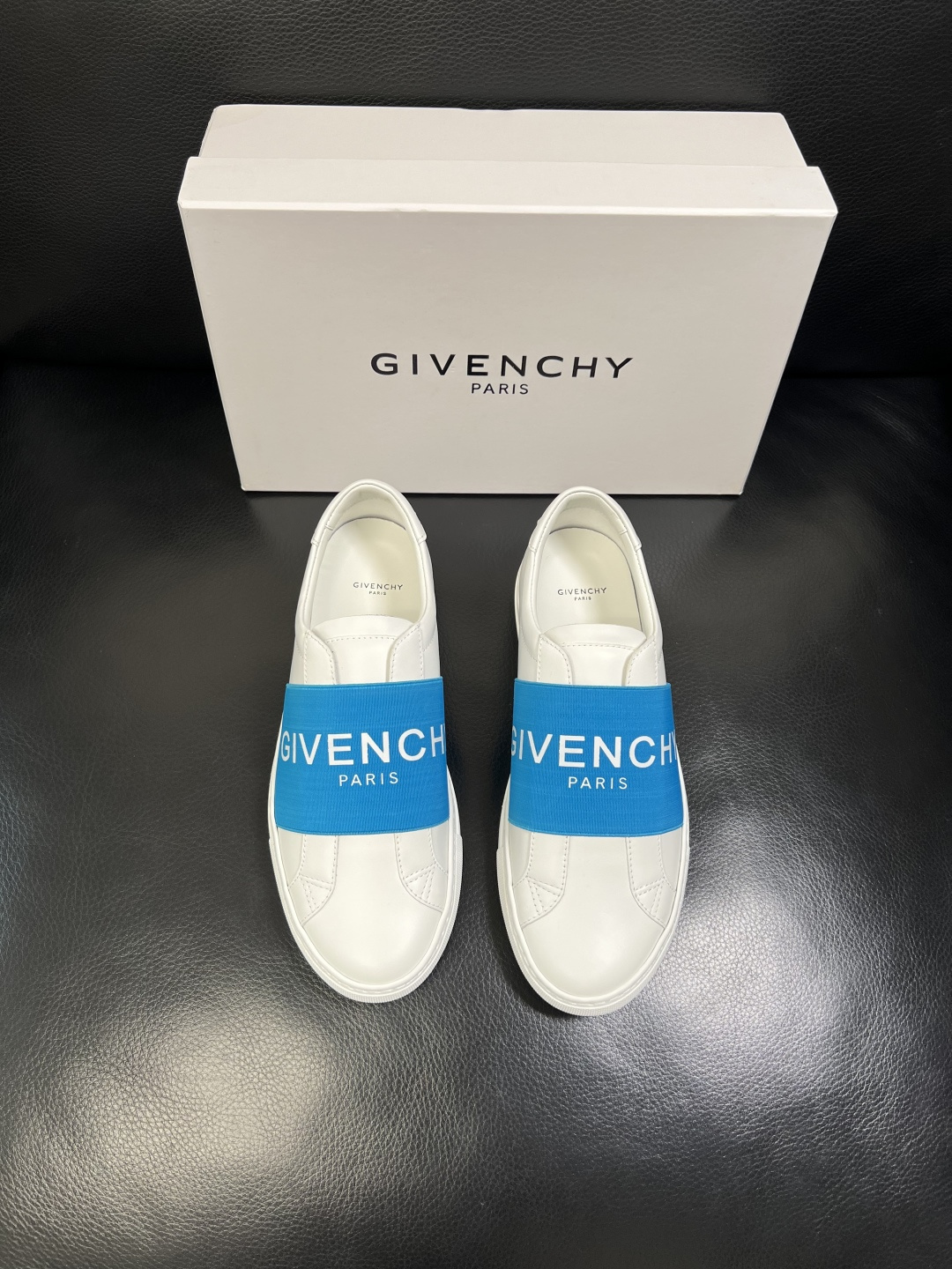 Gienvchy Sneakers