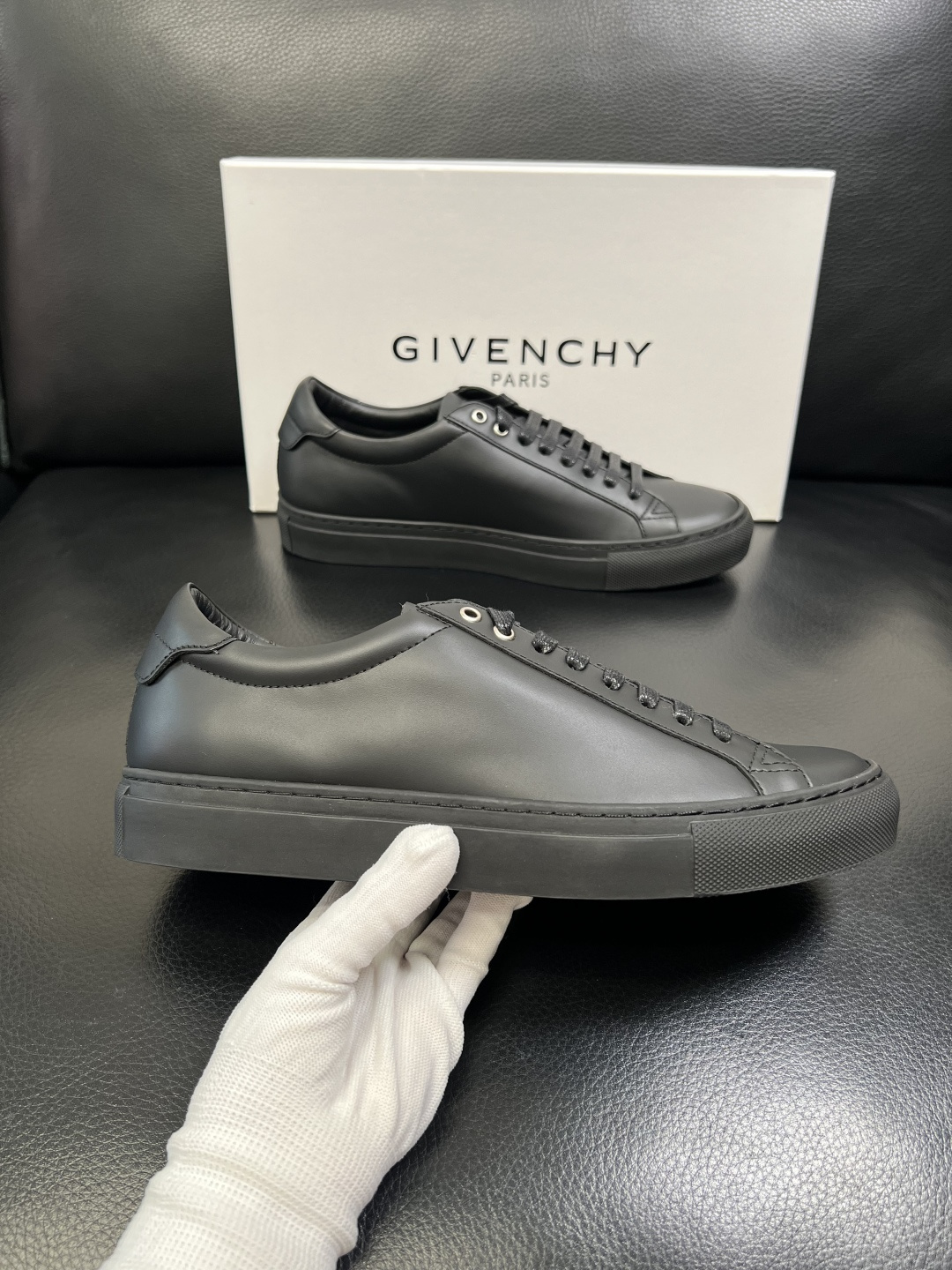 Gienvchy Sneakers