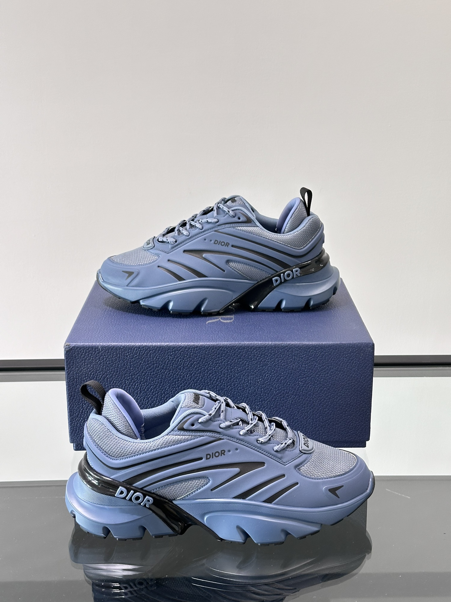 Diro Sports Sneakers