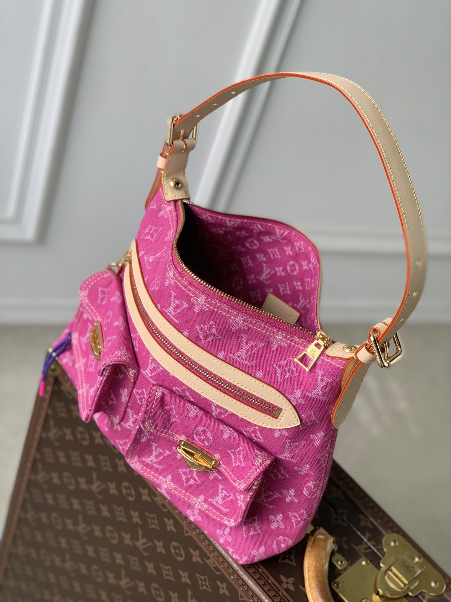 Lo*uis Vvtt0n Baggy Monogram Denim - Handbags M27329-30 x 22 x 13CM