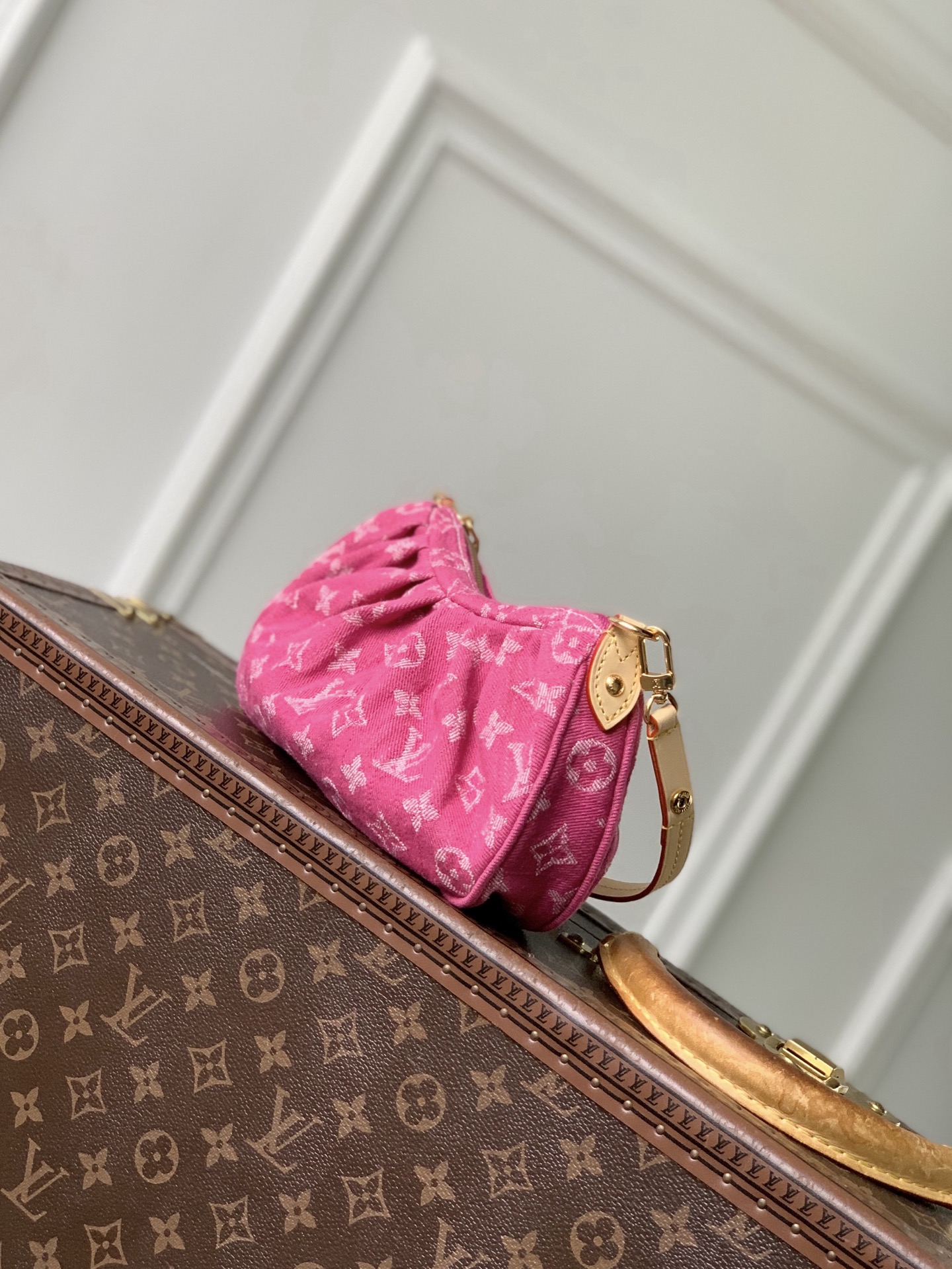 L0vis Vvtt0n Pochette Valley Bag-15 x 7 x 21CM