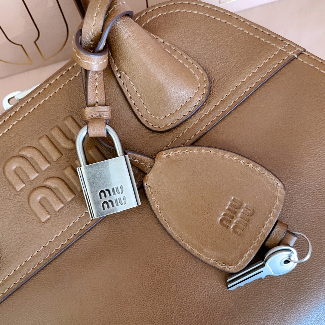 Miu Miu Vivant Top Handbags-32X19.5X11CM