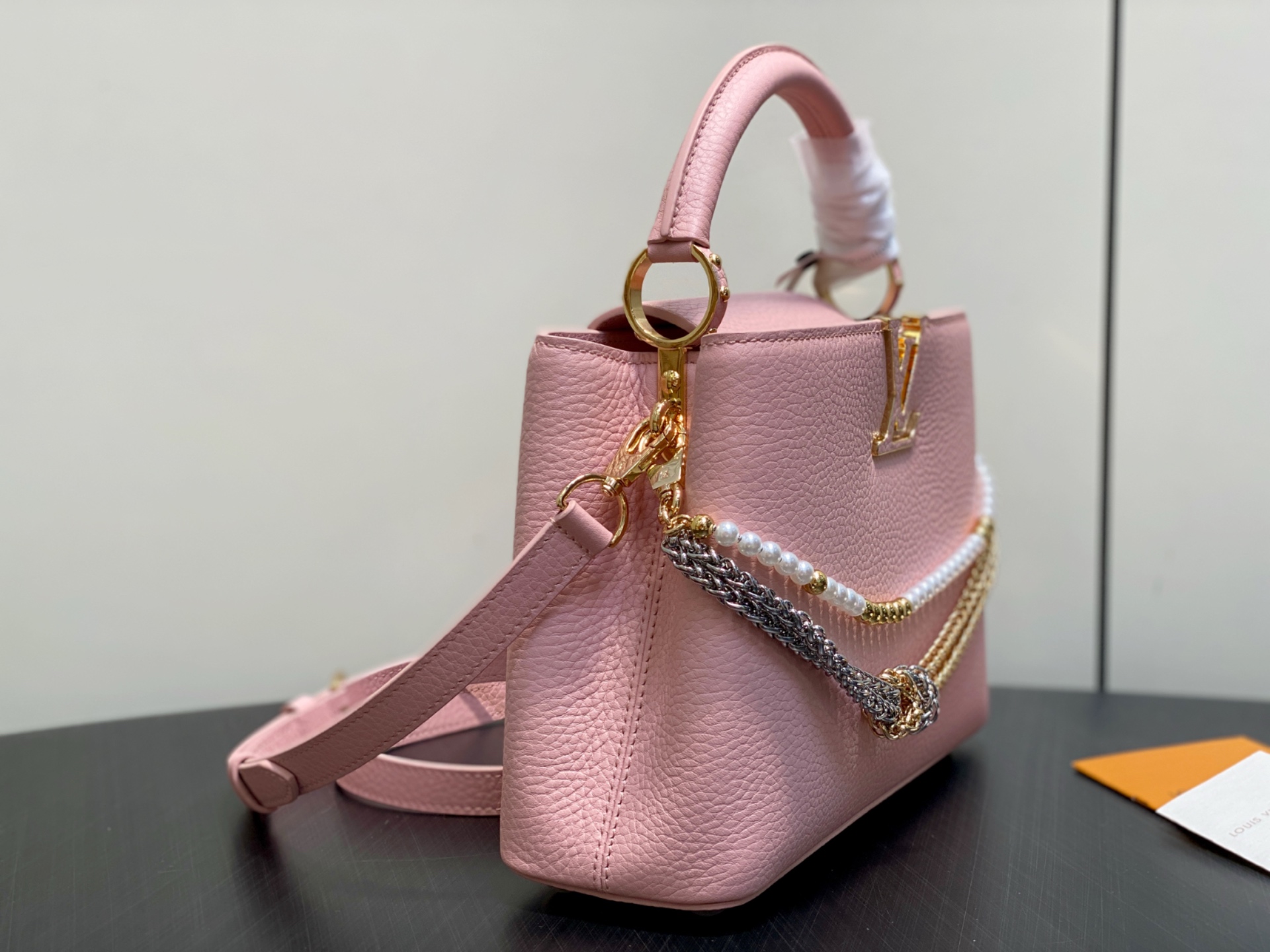 L0vis Vvtt0n Sac Capucines East West BB-29x18x9CM