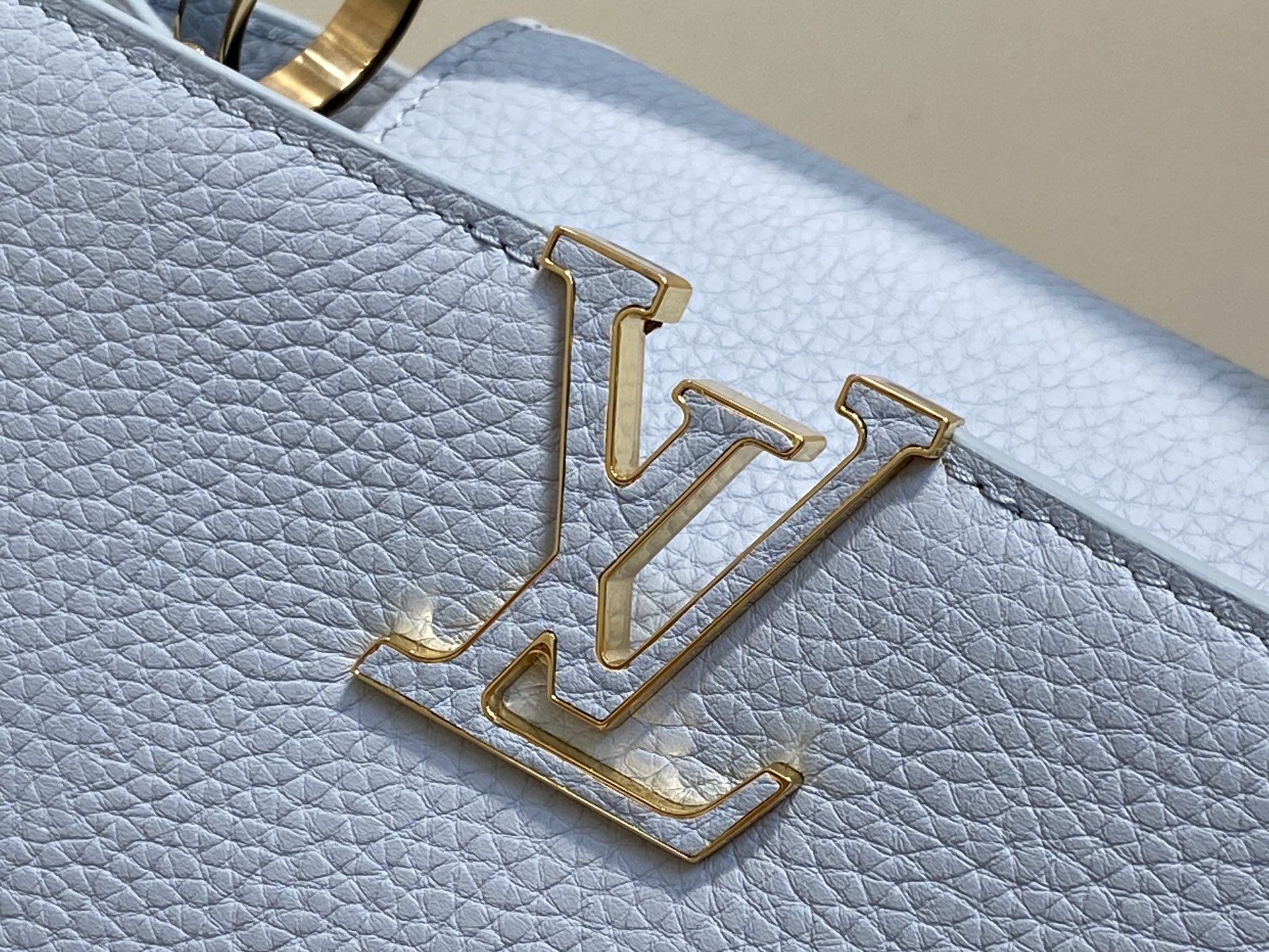 L0vis Vvtt0n Sac Capucines East West BB-29x18x9CM
