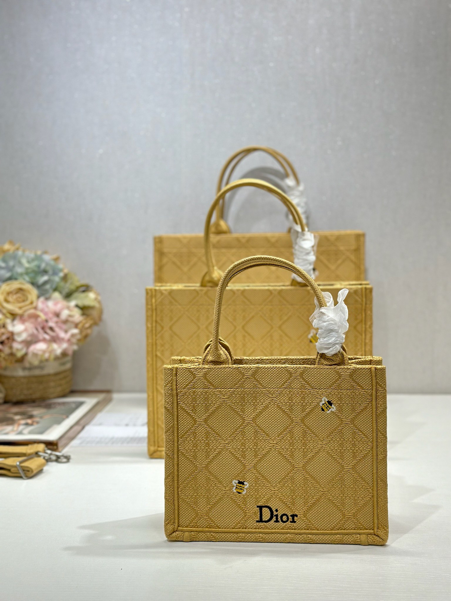 Diro Book Tote