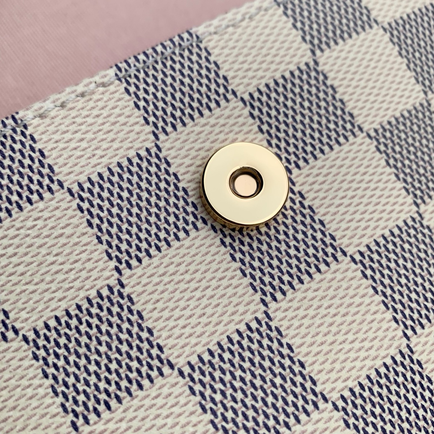 L0vis Vvtt0n Wallet on Chain Ivy-N40916-23.5 x 12 x 4.3CM