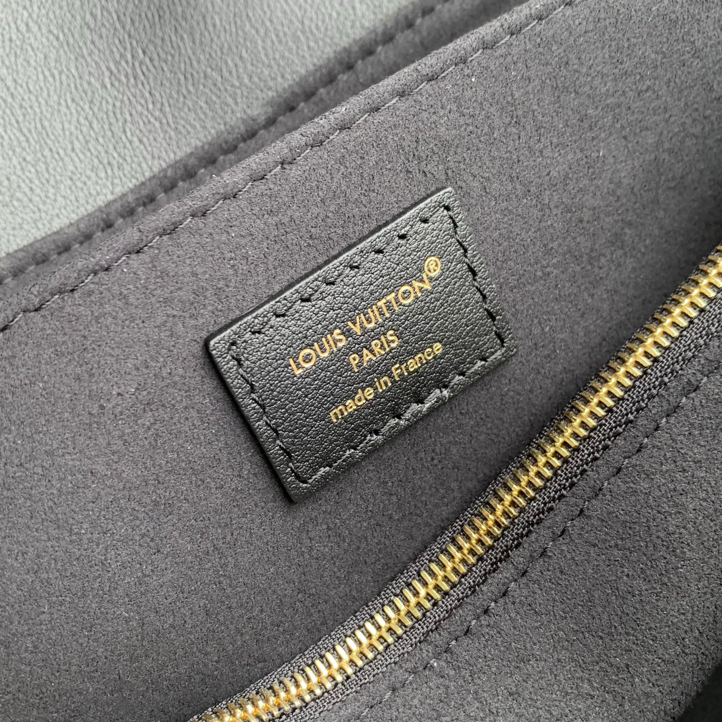 L0vis Vvtt0n Madeleine Handbag-M28610-29 x 18 x 10.5CM