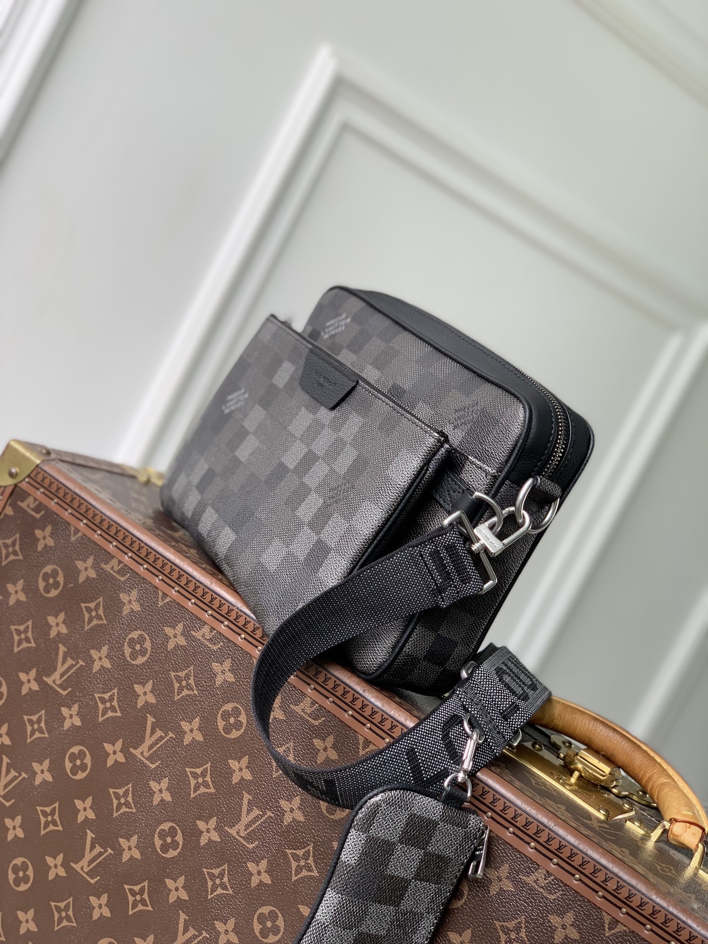 L0vis Vvtt0n Trio Messenger Bag -M28854-25 x 18.5 x 7CM