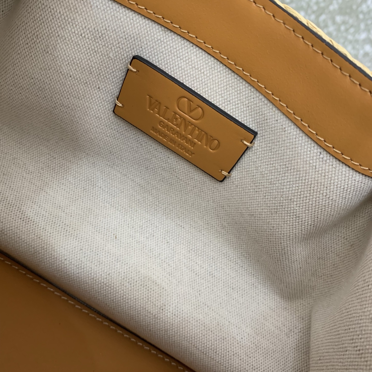 Va1e*ntin0 Garavani VLogo Signature Bag-30*18*14CM