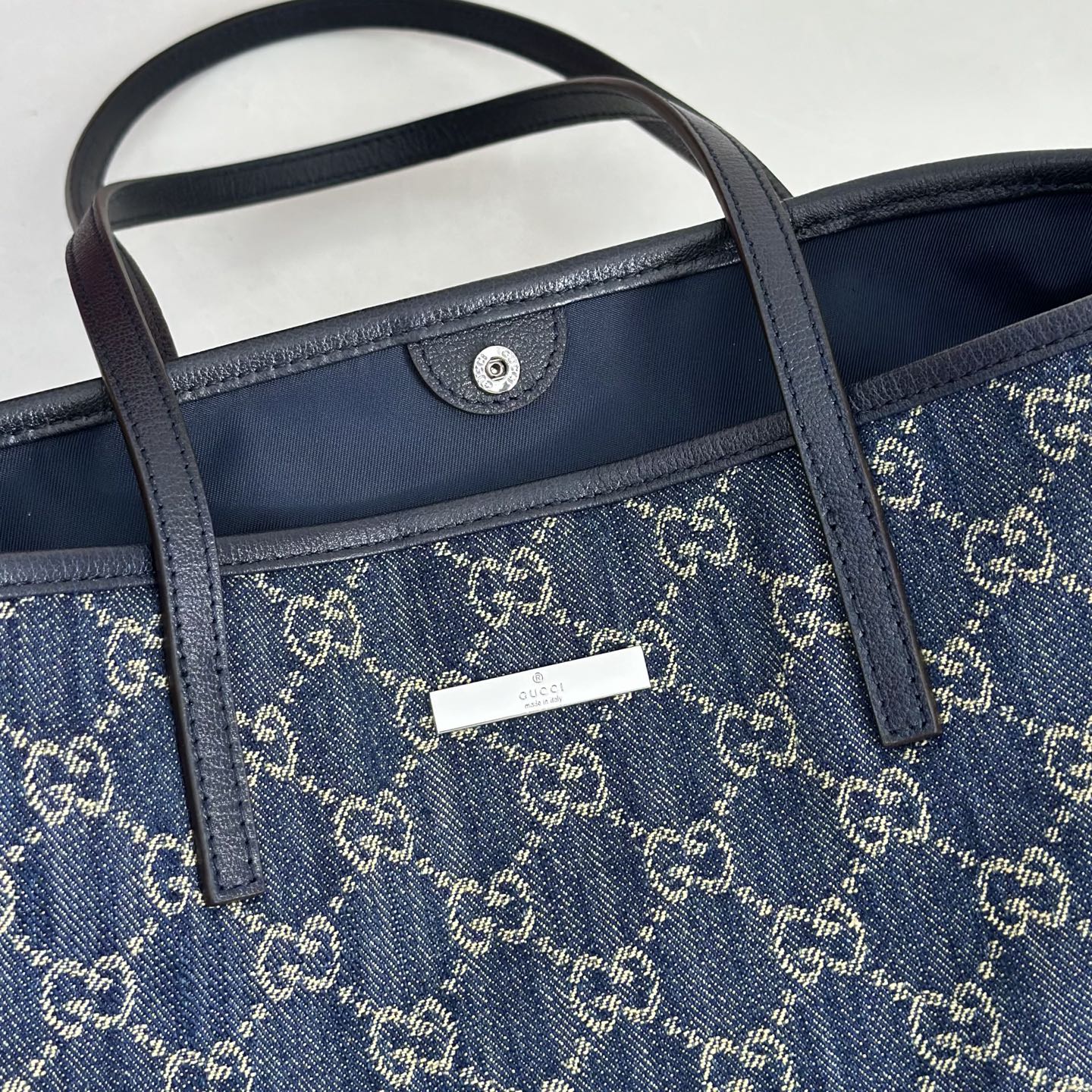 Gv*c* Generation Tote Bag-25*11.5*19CM