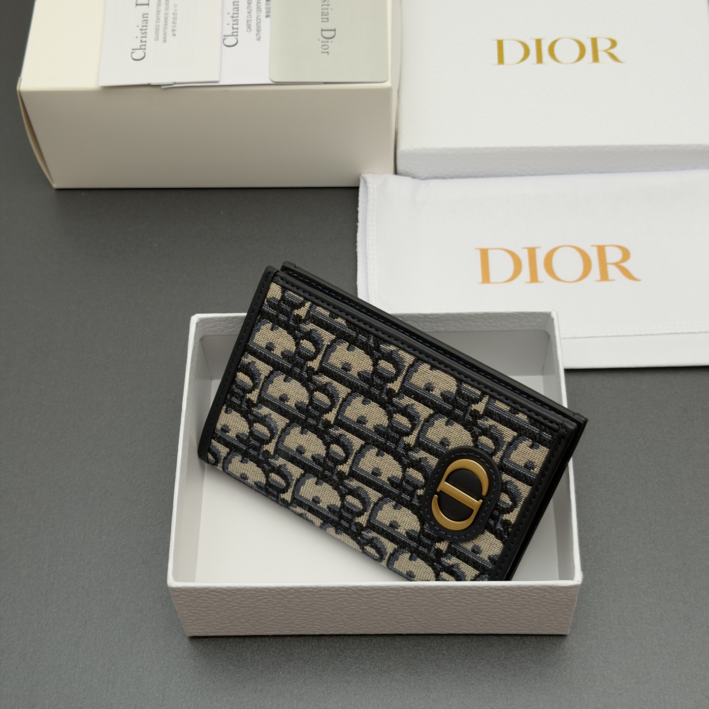 Diro Oblique 30 Montaigne Passport Holder-10*14*2CM