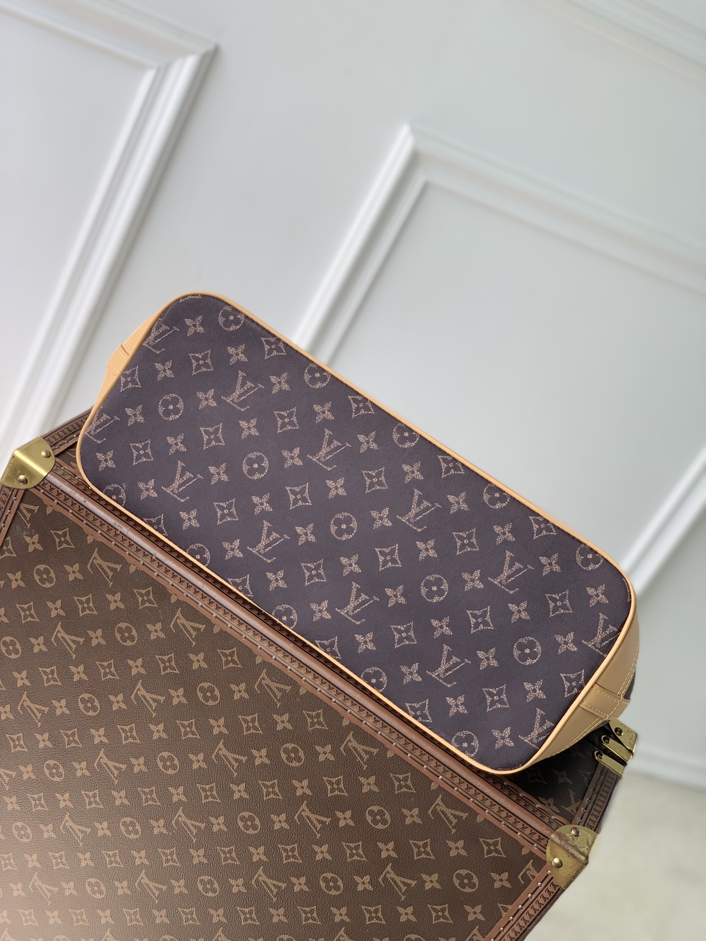 L0vis Vuitto*n Alma Shoulder MM-M2A509-36 x 28 x 17CM