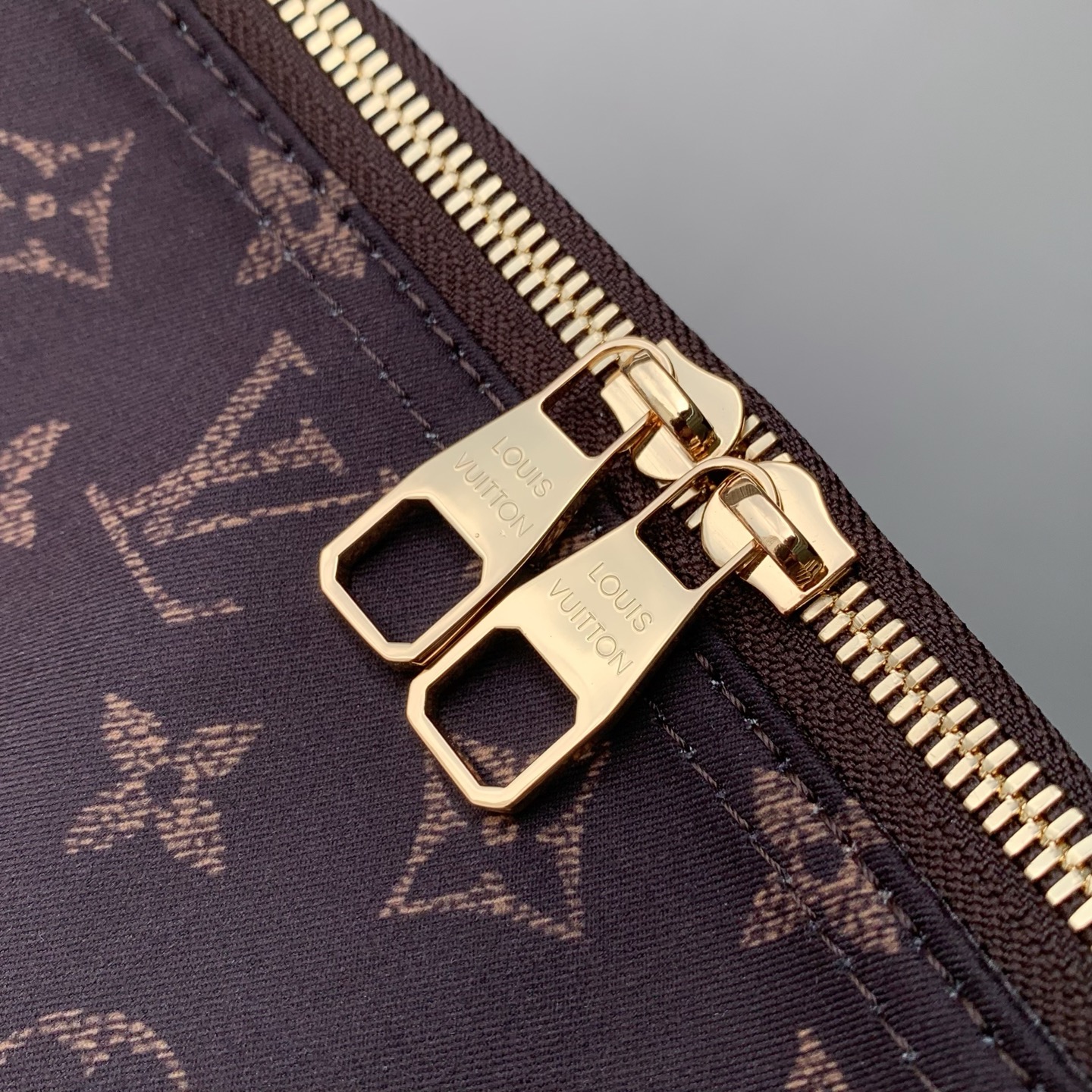 L0vis Vuitto*n Alma Shoulder MM-M2A509-36 x 28 x 17CM