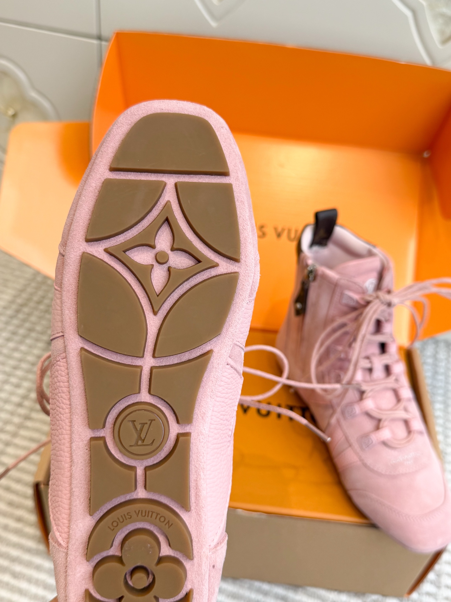 Loui*s Vvtt0n Sneakerina Ankle Boot (EU35-41)