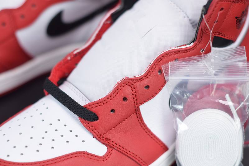 AIR JORDAN 1 HIGH OG “COURT PURPLE” 555088-101