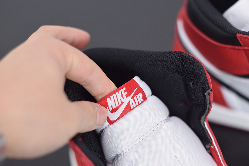 AIR JORDAN 1 HIGH OG “COURT PURPLE” 555088-101