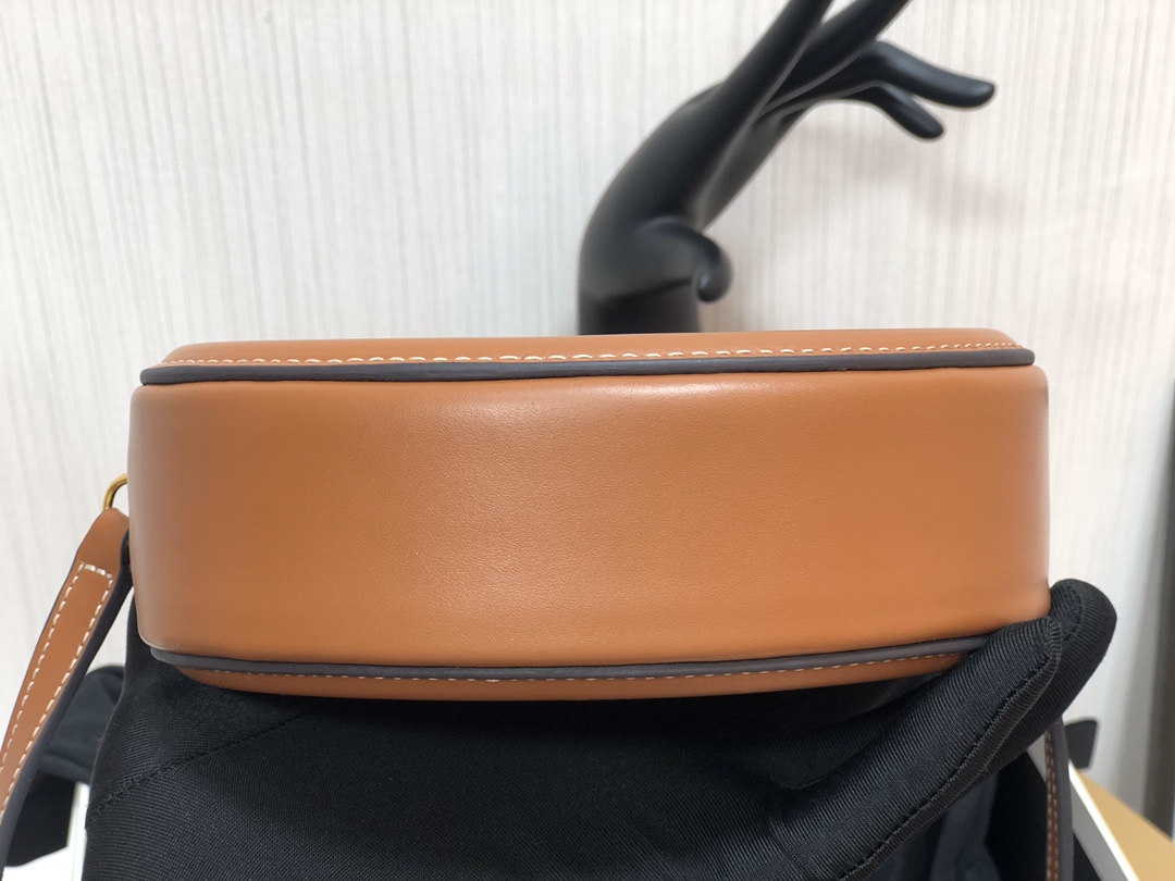 Celin Cabas Triomphe Handbags-16*13*4CM