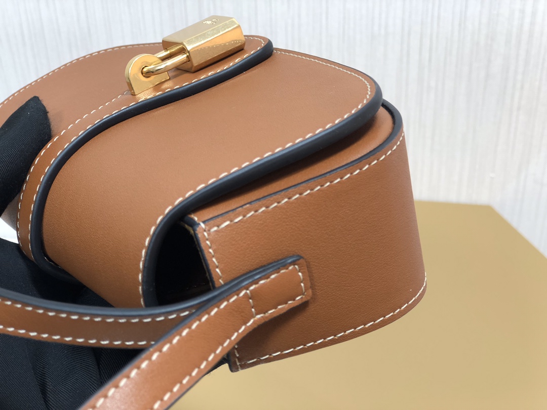 Celin Mini Tabou Clutch On Strap-18*8*5CM