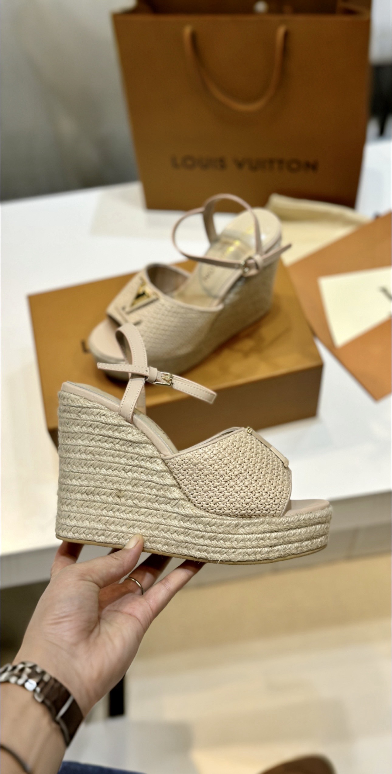 l0vis Vvtt0n sandals-12cm